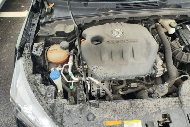 Used Dongfeng Aeolus Yixuan 2020 230T Automatic Cool Stylish Dark Knight Edition Engine Bay Right