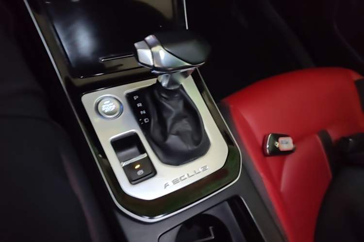 Used Dongfeng Aeolus Yixuan 2020 230T Automatic Cool Track Rider Edition Gear Lever