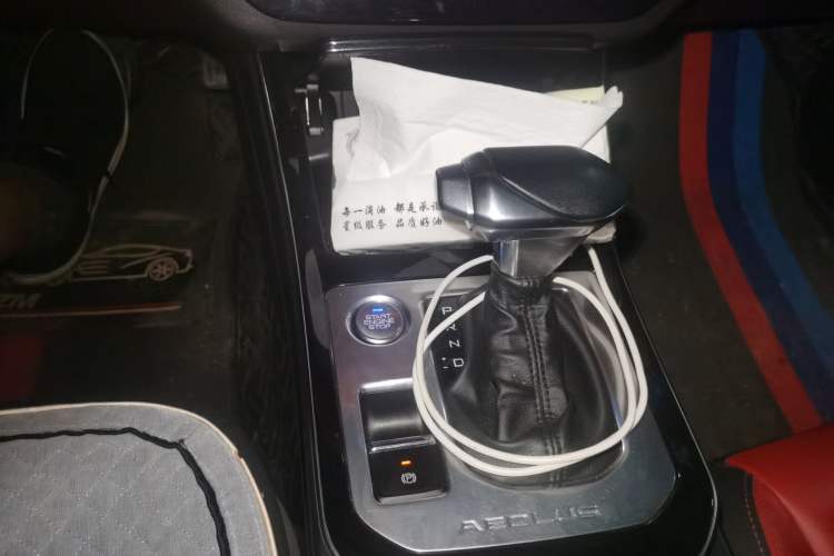 Used Dongfeng Aeolus Yixuan 2020 230T Automatic Dazzle Track Rider Edition Gear Lever
