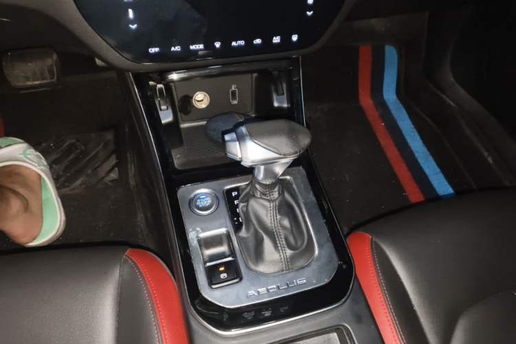 Used Dongfeng Aeolus Yixuan 2020 230T Automatic Advanced Edition Gear Lever