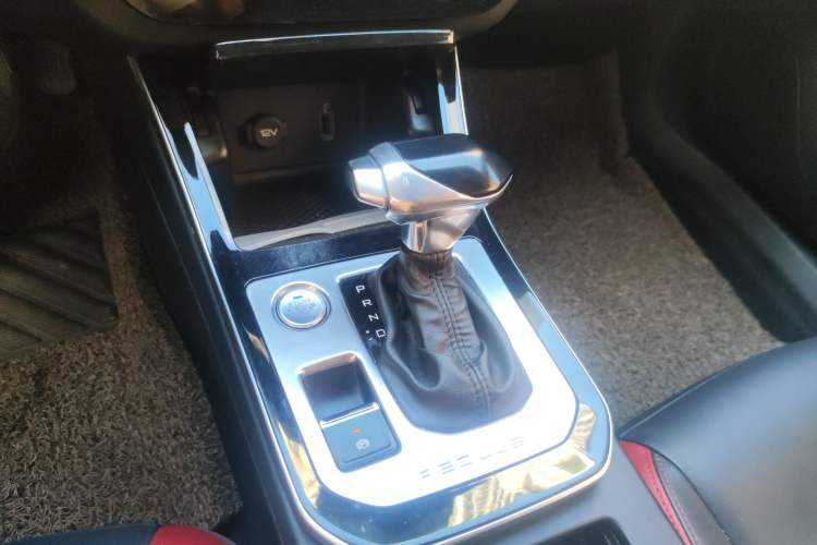 Used Dongfeng Aeolus Yixuan 2020 230T Automatic Cool Stylish Dark Knight Edition Gear Lever