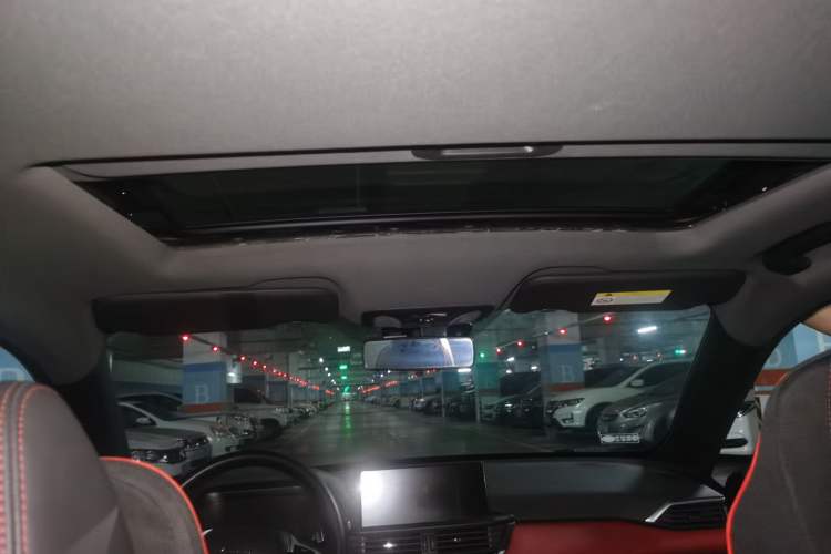 Used Dongfeng Aeolus Yixuan 2020 230T Automatic Dazzle Track Rider Edition Headliner