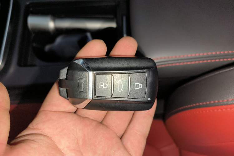 Used Dongfeng Aeolus Yixuan 2020 230T Automatic Dazzle Track Rider Edition Interior 1