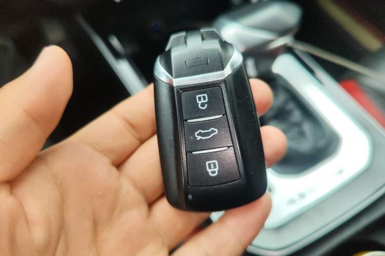 Used Dongfeng Aeolus Yixuan 2020 230T Automatic Cool Stylish Dark Knight Edition Interior 1