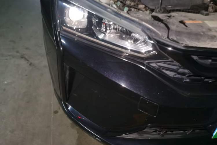 Used Dongfeng Aeolus Yixuan 2020 230T Automatic Dazzle Track Rider Edition Right Front Headlight