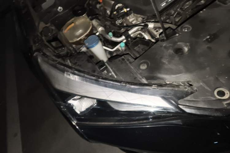 Used Dongfeng Aeolus Yixuan 2020 230T Automatic Advanced Edition Right Front Headlight