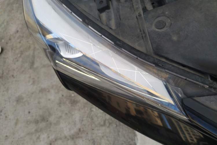 Used Dongfeng Aeolus Yixuan 2020 230T Automatic Cool Stylish Dark Knight Edition Right Front Headlight