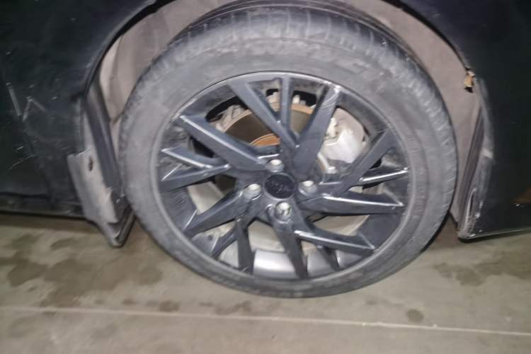 Used Dongfeng Aeolus Yixuan 2020 230T Automatic Dazzle Track Rider Edition Right Front Wheel Hub