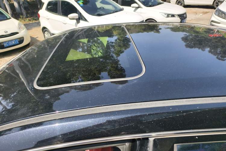 Used Dongfeng Aeolus Yixuan 2020 230T Automatic Dazzle Track Rider Edition Roof