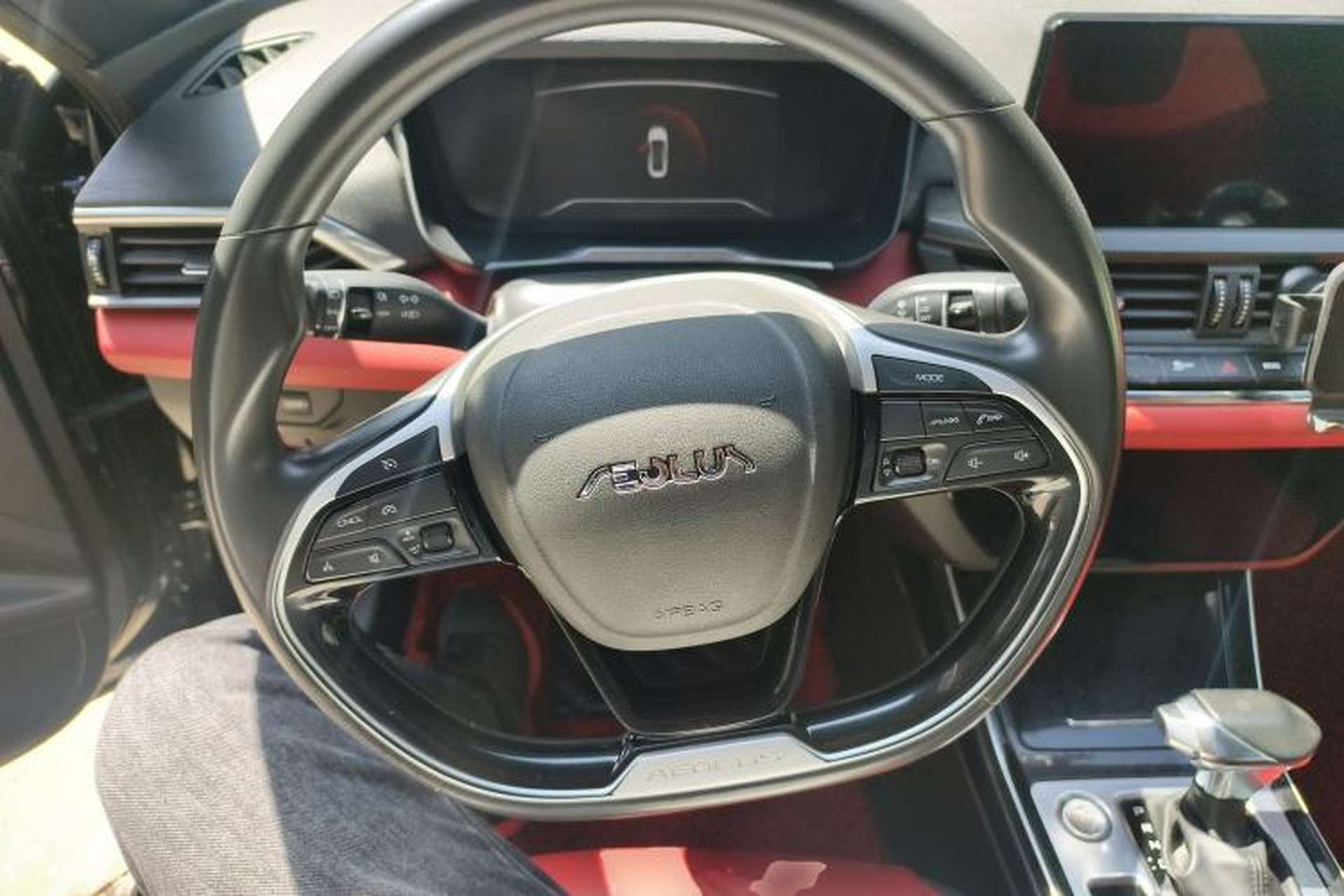 Used Dongfeng Aeolus Yixuan 2020 230T Automatic Dazzle Track Rider Edition Steering Wheel