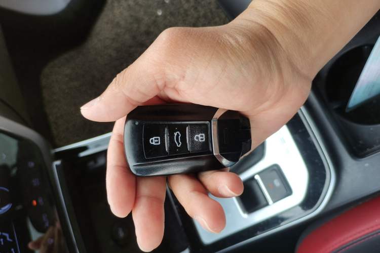 Used Dongfeng Aeolus Yixuan 2020 230T Automatic Glare-Proof Dark Knight Edition Vehicle Key