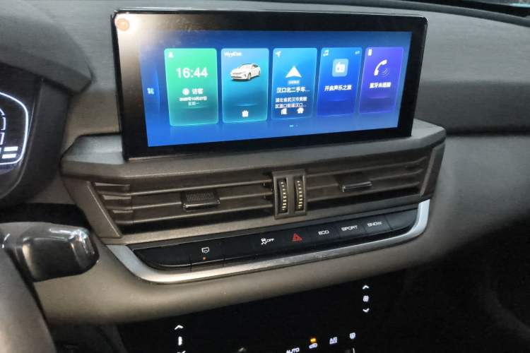 Used Dongfeng Aeolus Yixuan 2020 230T Automatic Cool Edition Audio And AC Panel