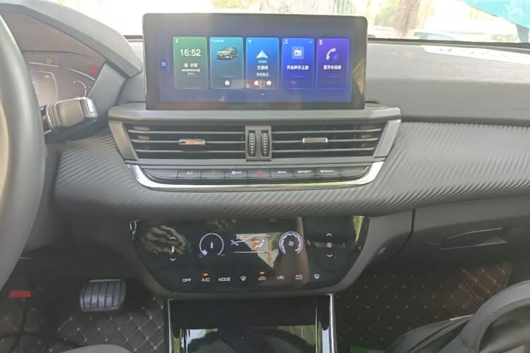 Used Dongfeng Aeolus Yixuan 2020 230T Automatic Dazzle Track Edition Audio And AC Panel