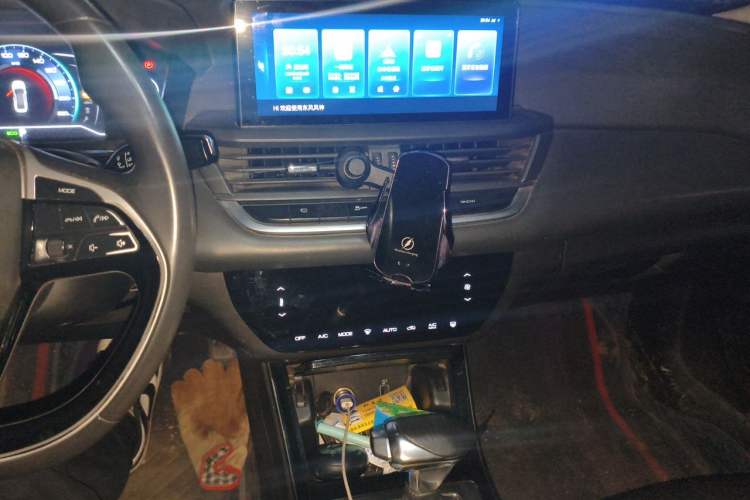 Used Dongfeng Aeolus Yixuan 2020 230T Automatic Advanced Edition Audio And AC Panel