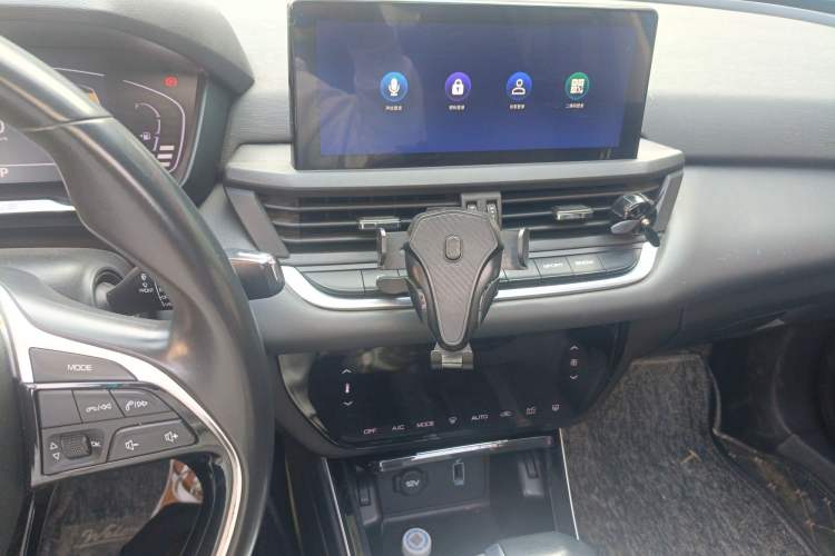Used Dongfeng Aeolus Yixuan 2020 230T Automatic Advanced Edition Audio And AC Panel