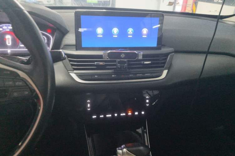 Used Dongfeng Aeolus Yixuan 2020 230T Automatic Cool Edition Audio And AC Panel