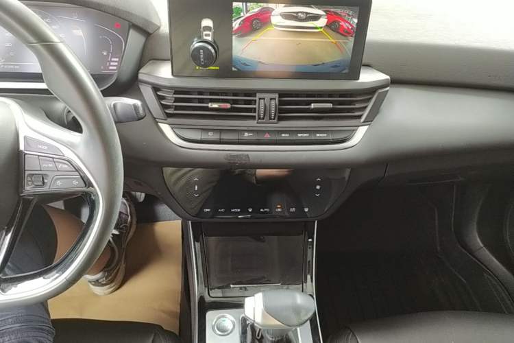 Used Dongfeng Aeolus Yixuan 2020 230T Automatic Advanced Edition Audio And AC Panel