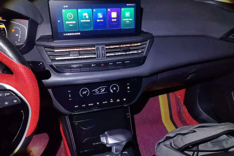 Used Dongfeng Aeolus Yixuan 2020 230T Automatic Advanced Edition Audio And AC Panel
