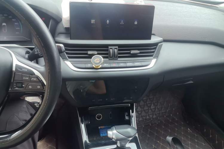 Used Dongfeng Aeolus Yixuan 2020 230T Automatic Advanced Edition Audio And AC Panel