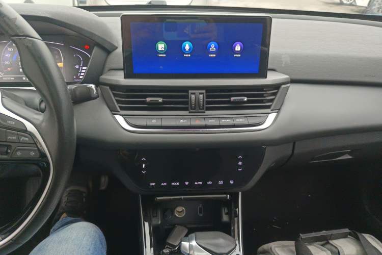 Used Dongfeng Aeolus Yixuan 2020 230T Automatic Cool Edition Audio And AC Panel