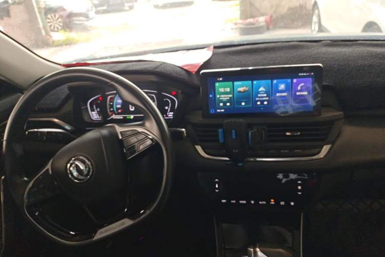 Used Dongfeng Aeolus Yixuan 2020 230T Automatic Advanced Edition Center Console
