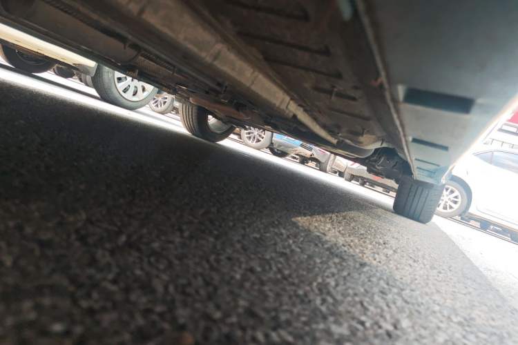 Used Dongfeng Aeolus Yixuan 2020 230T Automatic Advanced Edition Chassis Front Left