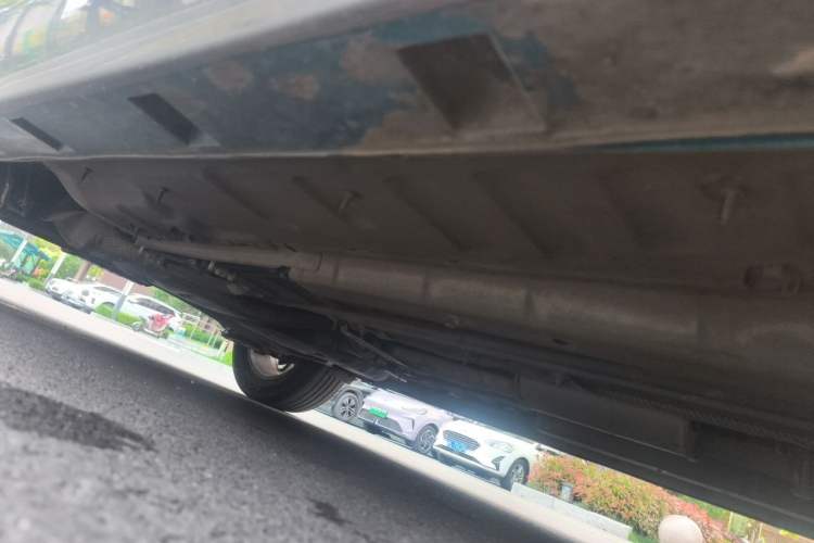 Used Dongfeng Aeolus Yixuan 2020 230T Automatic Advanced Edition Chassis Front Right