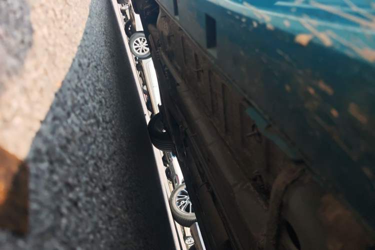 Used Dongfeng Aeolus Yixuan 2020 230T Automatic Advanced Edition Chassis Front Right