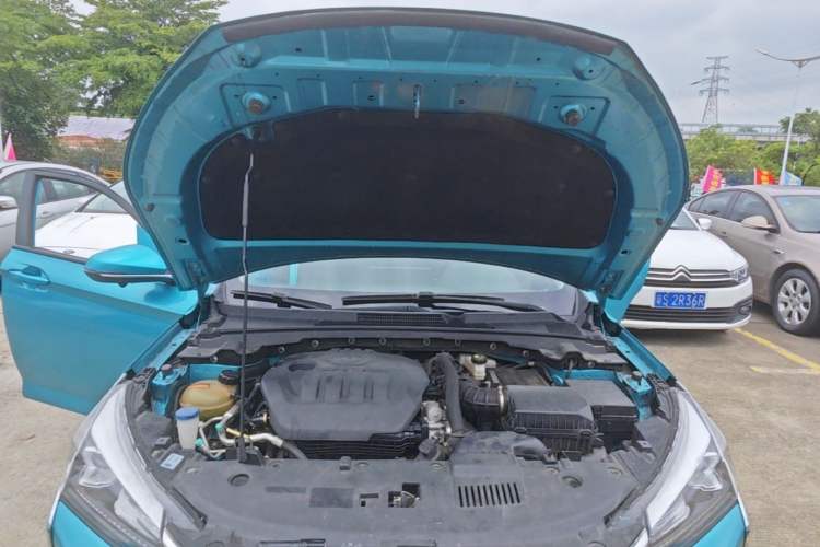 Used Dongfeng Aeolus Yixuan 2020 230T Automatic Advanced Edition Engine Bay