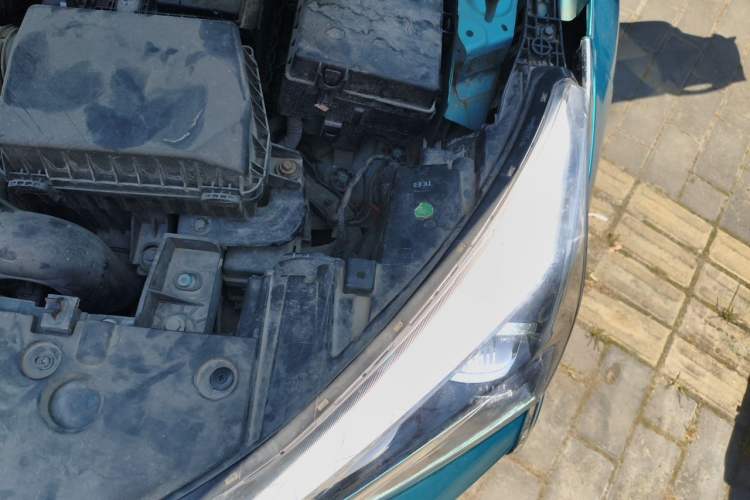 Used Dongfeng Aeolus Yixuan 2020 230T Automatic Advanced Edition Engine Bay Left