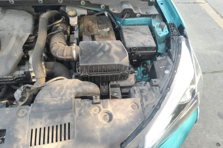 Used Dongfeng Aeolus Yixuan 2020 230T Automatic Advanced Edition Engine Bay Left