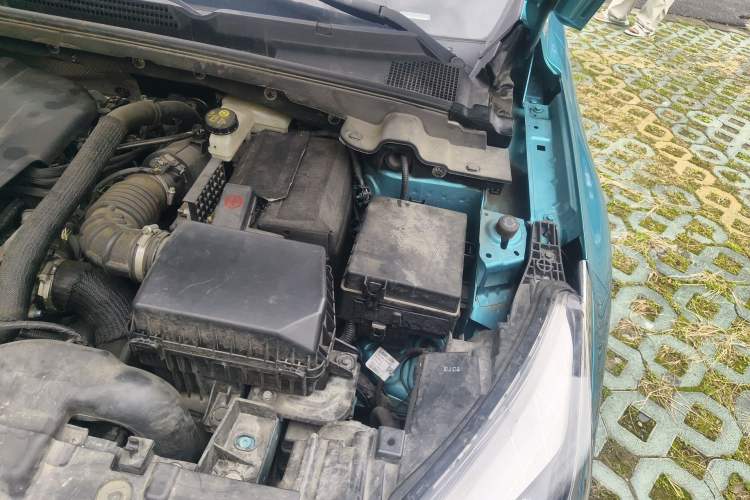 Used Dongfeng Aeolus Yixuan 2020 230T Automatic Advanced Edition Engine Bay Left