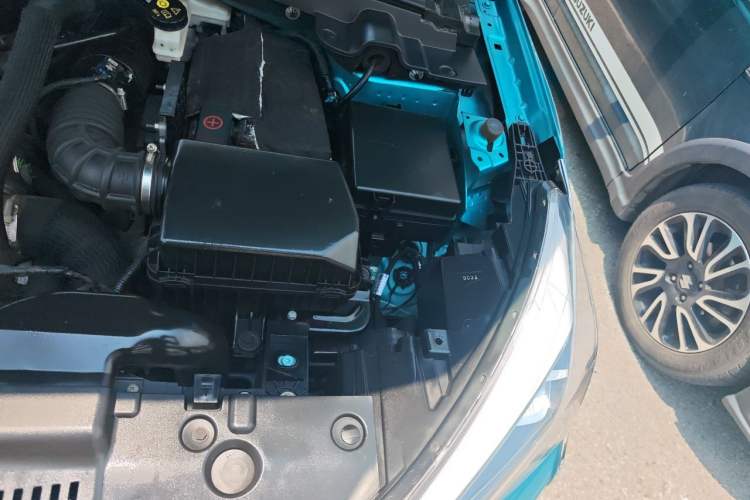 Used Dongfeng Aeolus Yixuan 2020 230T Automatic Advanced Edition Engine Bay Left