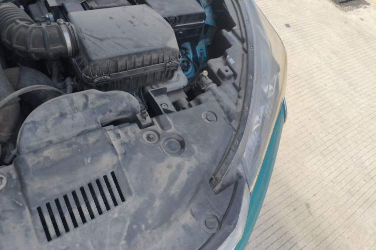 Used Dongfeng Aeolus Yixuan 2020 230T Automatic Cool Edition Engine Bay Left