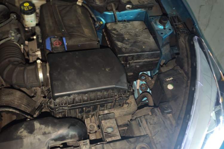 Used Dongfeng Aeolus Yixuan 2020 230T Automatic Advanced Edition Engine Bay Left