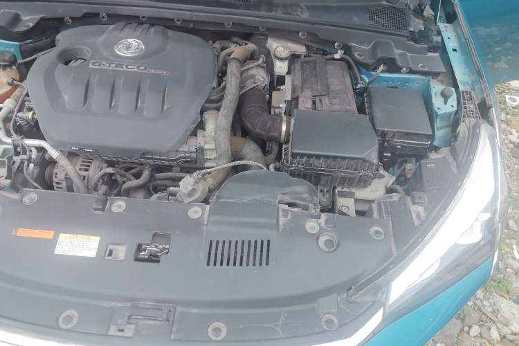 Used Dongfeng Aeolus Yixuan 2020 230T Automatic Advanced Edition Engine Bay Left