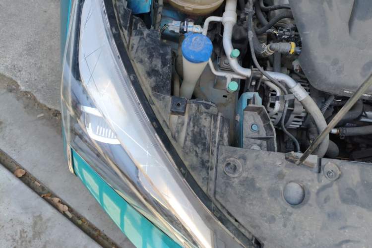 Used Dongfeng Aeolus Yixuan 2020 230T Automatic Advanced Edition Engine Bay Right