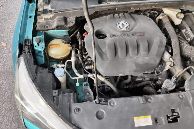 Used Dongfeng Aeolus Yixuan 2020 230T Automatic Advanced Edition Engine Bay Right