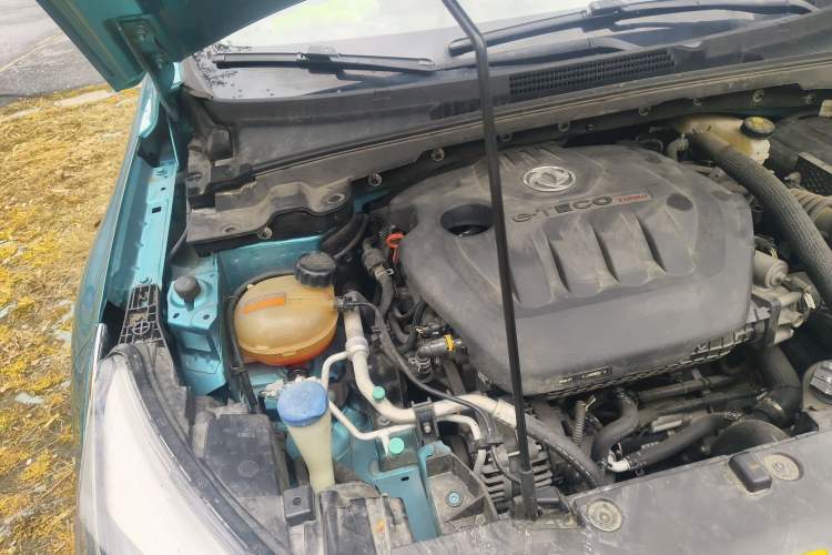 Used Dongfeng Aeolus Yixuan 2020 230T Automatic Advanced Edition Engine Bay Right