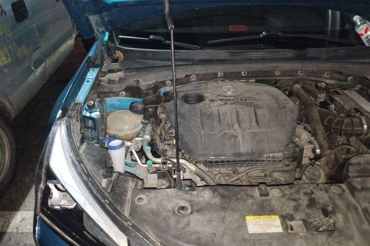 Used Dongfeng Aeolus Yixuan 2020 230T Automatic Advanced Edition Engine Bay Right