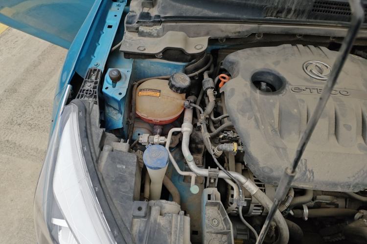 Used Dongfeng Aeolus Yixuan 2020 230T Automatic Advanced Edition Engine Bay Right