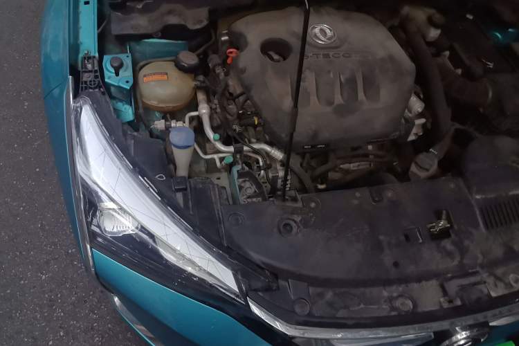 Used Dongfeng Aeolus Yixuan 2020 230T Automatic Advanced Edition Engine Bay Right