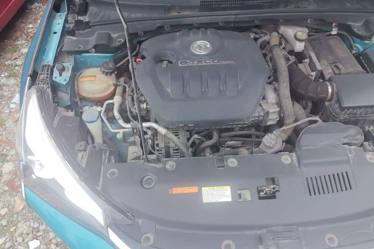 Used Dongfeng Aeolus Yixuan 2020 230T Automatic Advanced Edition Engine Bay Right