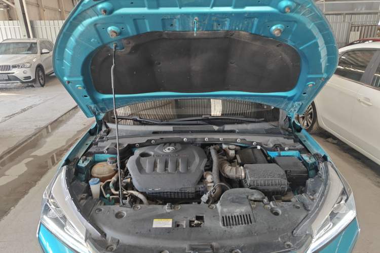 Used Dongfeng Aeolus Yixuan 2020 230T Automatic Dazzle Track Edition Engine Bay