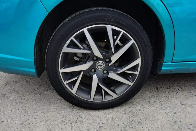 Used Dongfeng Aeolus Yixuan 2020 230T Automatic Advanced Edition Exterior 2