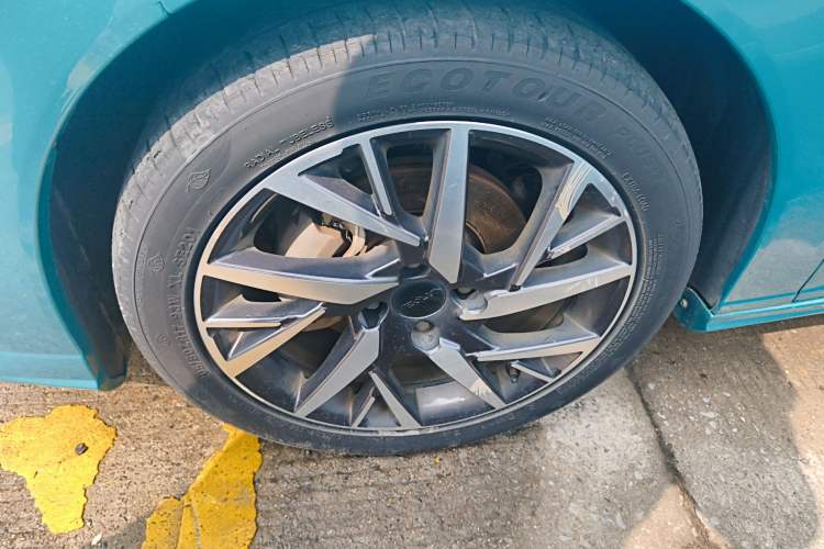 Used Dongfeng Aeolus Yixuan 2020 230T Automatic Dazzle Track Edition Exterior 4