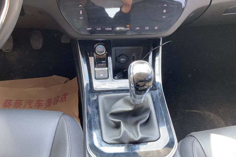 Used Dongfeng Aeolus Yixuan 2020 200T Manual Ignition Edition Gear Lever