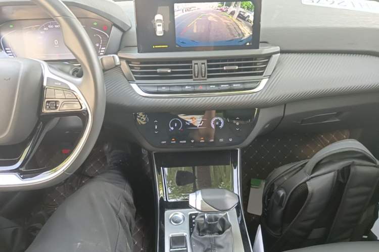 Used Dongfeng Aeolus Yixuan 2020 230T Automatic Dazzle Track Edition Gear Lever