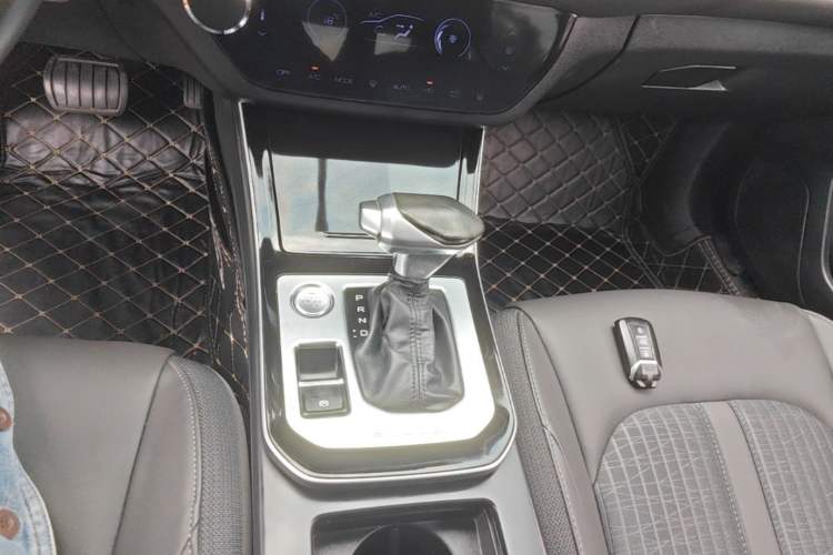 Used Dongfeng Aeolus Yixuan 2020 230T Automatic Advanced Edition Gear Lever