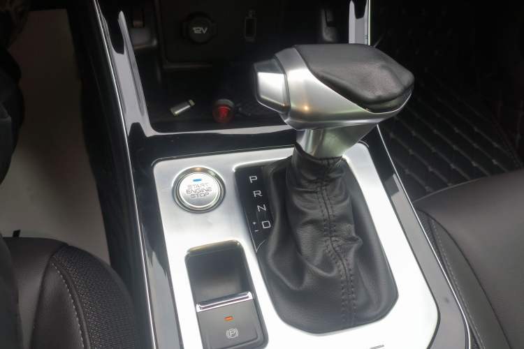 Used Dongfeng Aeolus Yixuan 2020 230T Automatic Advanced Edition Gear Lever